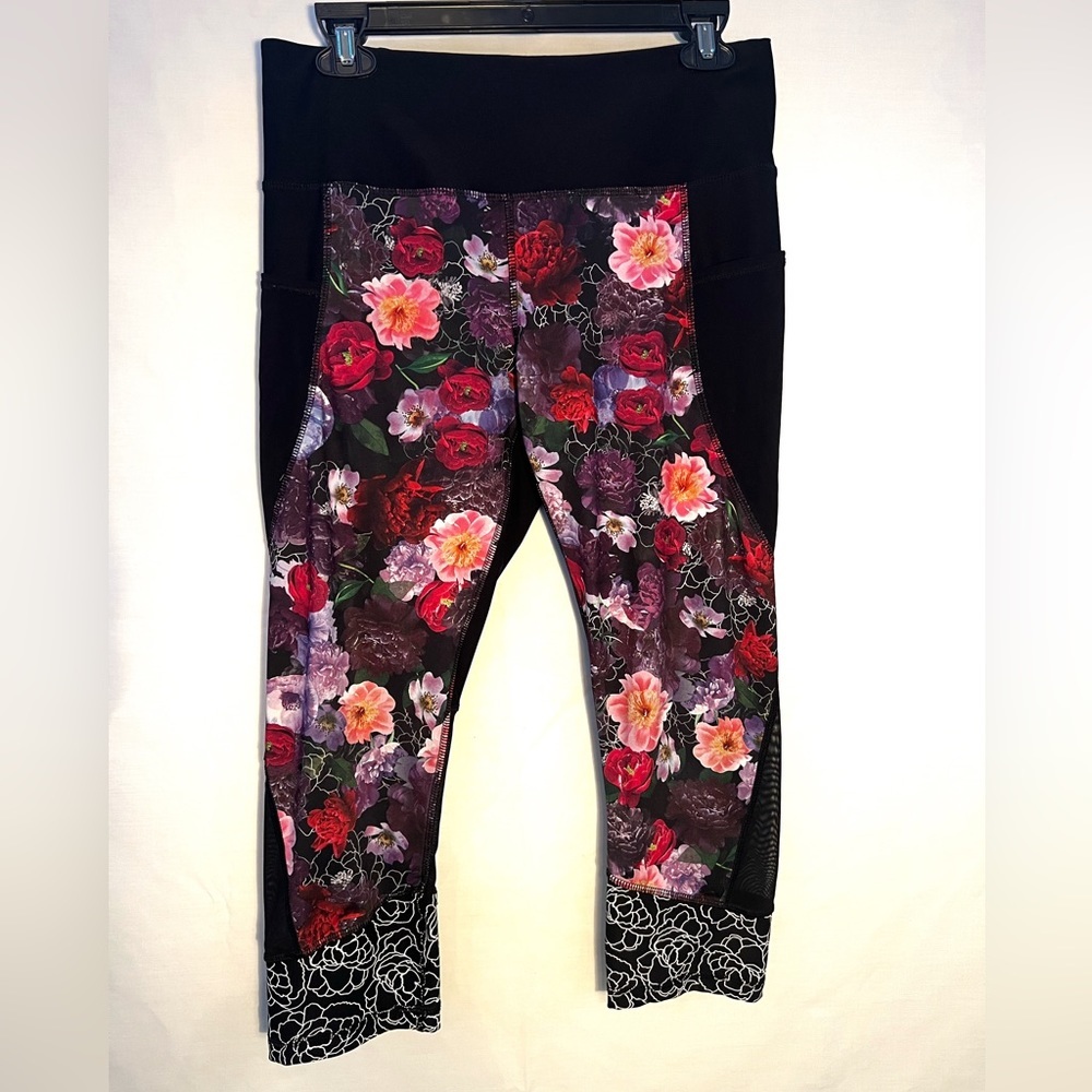 Floral Capri Leggings Size Large